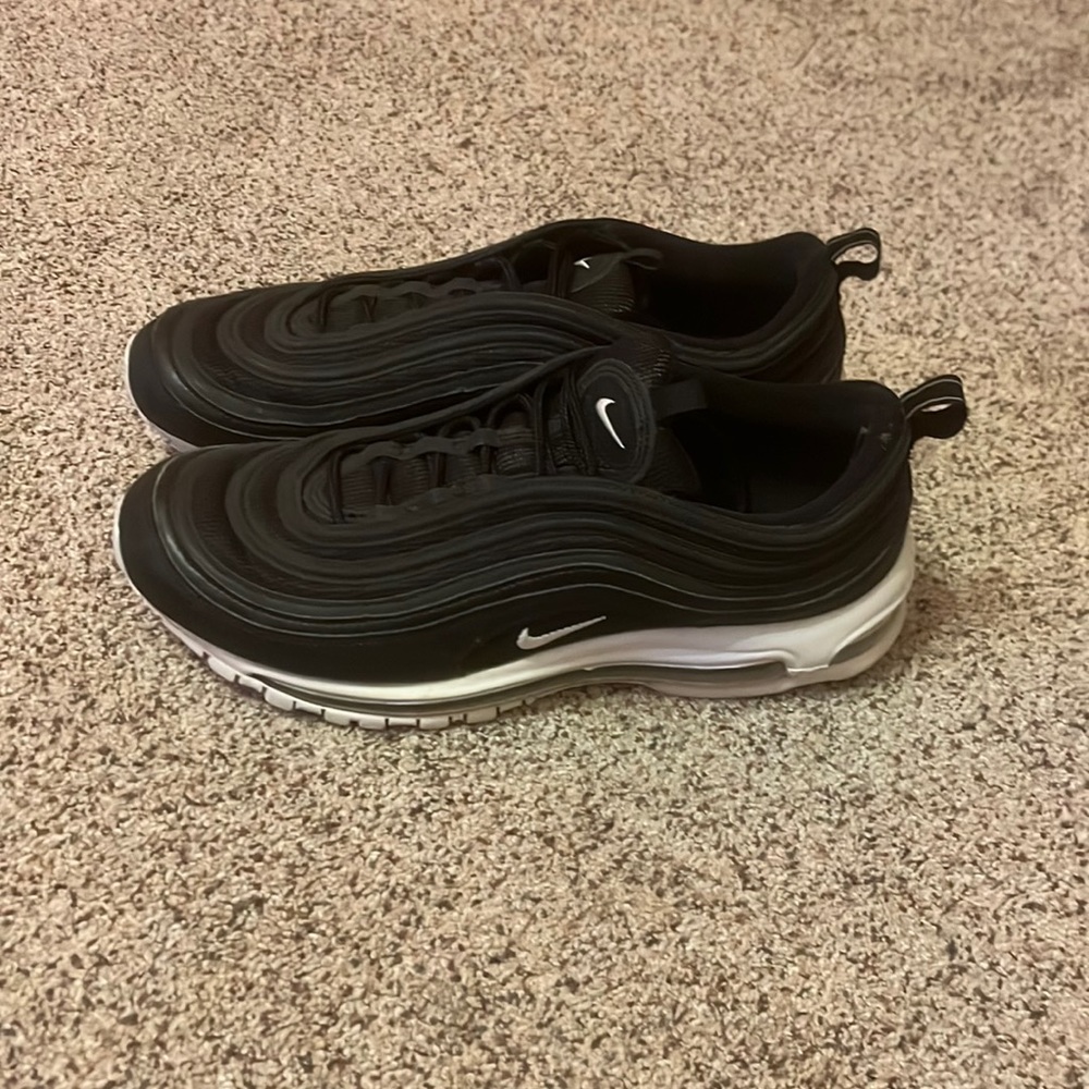 Black and white airmax 97